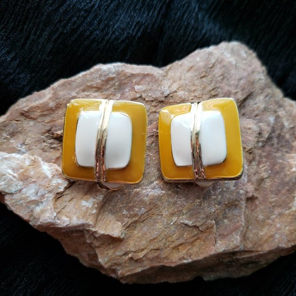Vintage Cream and Yellow Enamel Square Clip On Earrings - Picture 1 of 10